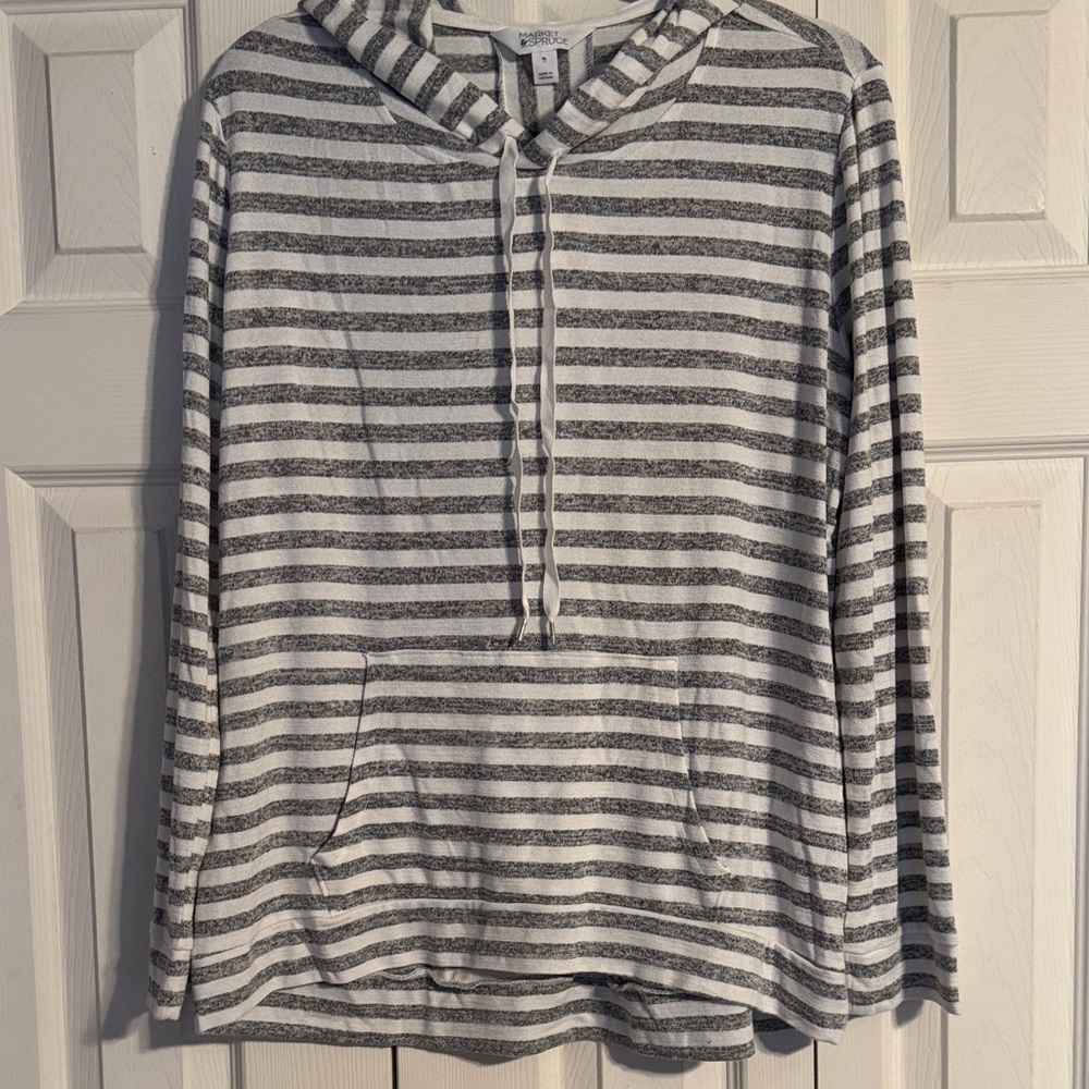 Market & Spruce Gray and White Striped Sweater